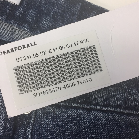 NWT distressed jean shorts - Picture 5 of 7